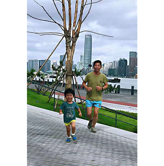 Running together with a Dad