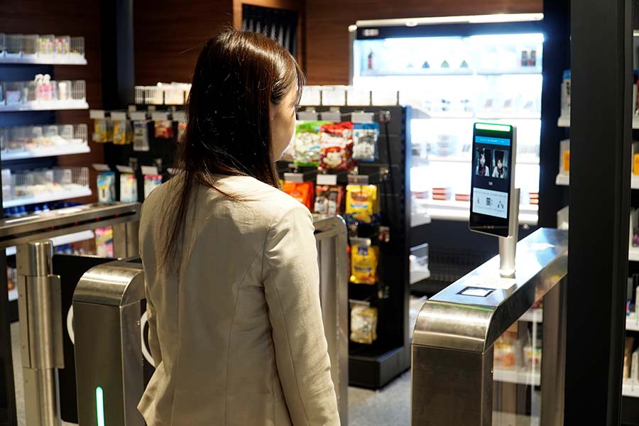 図1：顔認証による入店