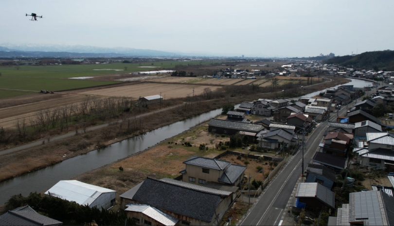 図2:石川県内灘町でのドローン調査(実証実験)の様子(2024年3月撮影)