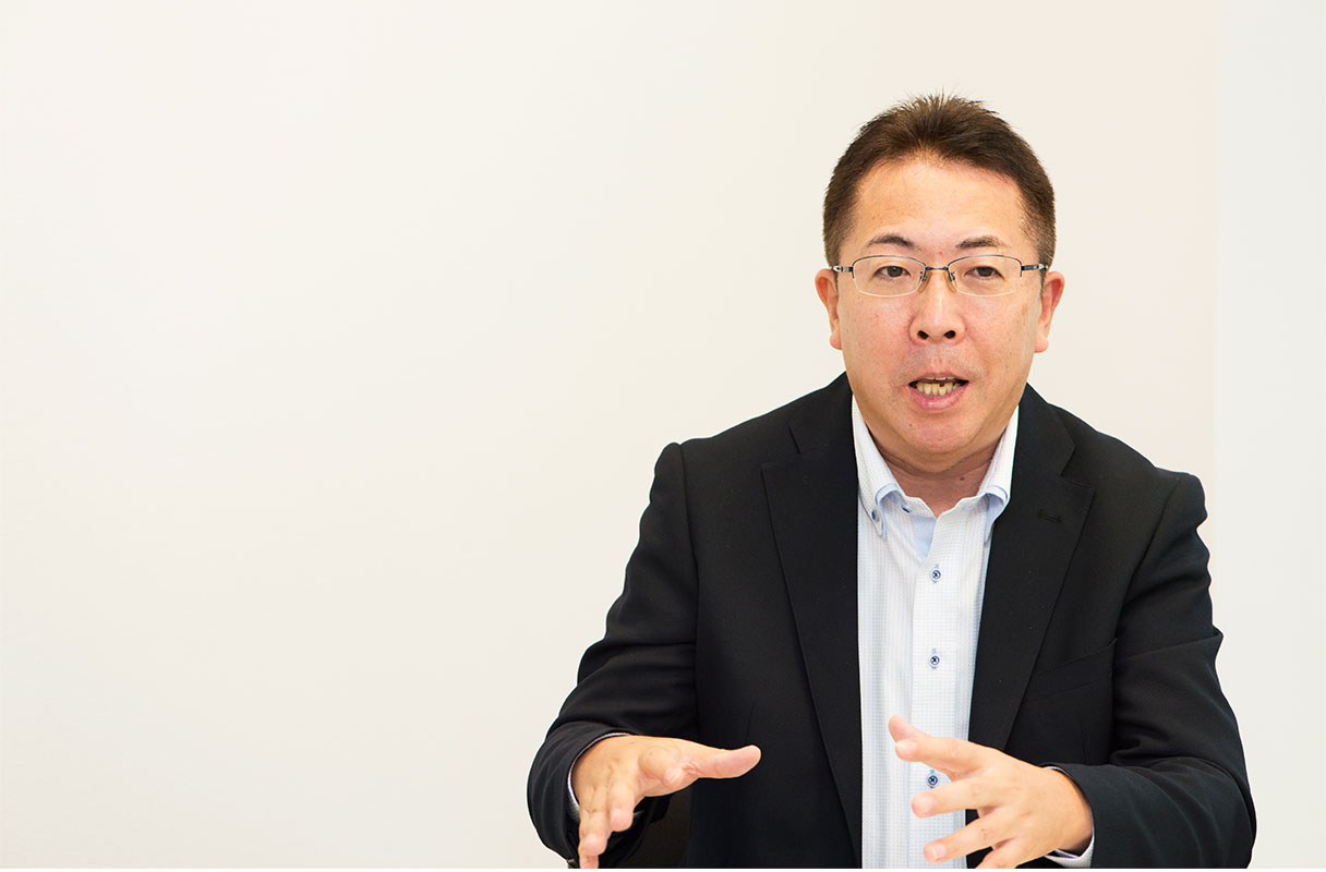 NTTデータ 技術開発本部 エボリューショナルITセンタ デバイス協調技術担当 課長 及川晃樹