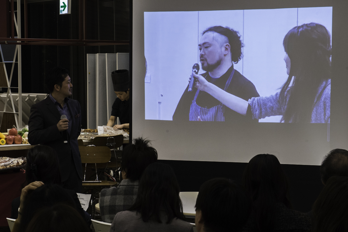 青森会場の滝沢シェフ