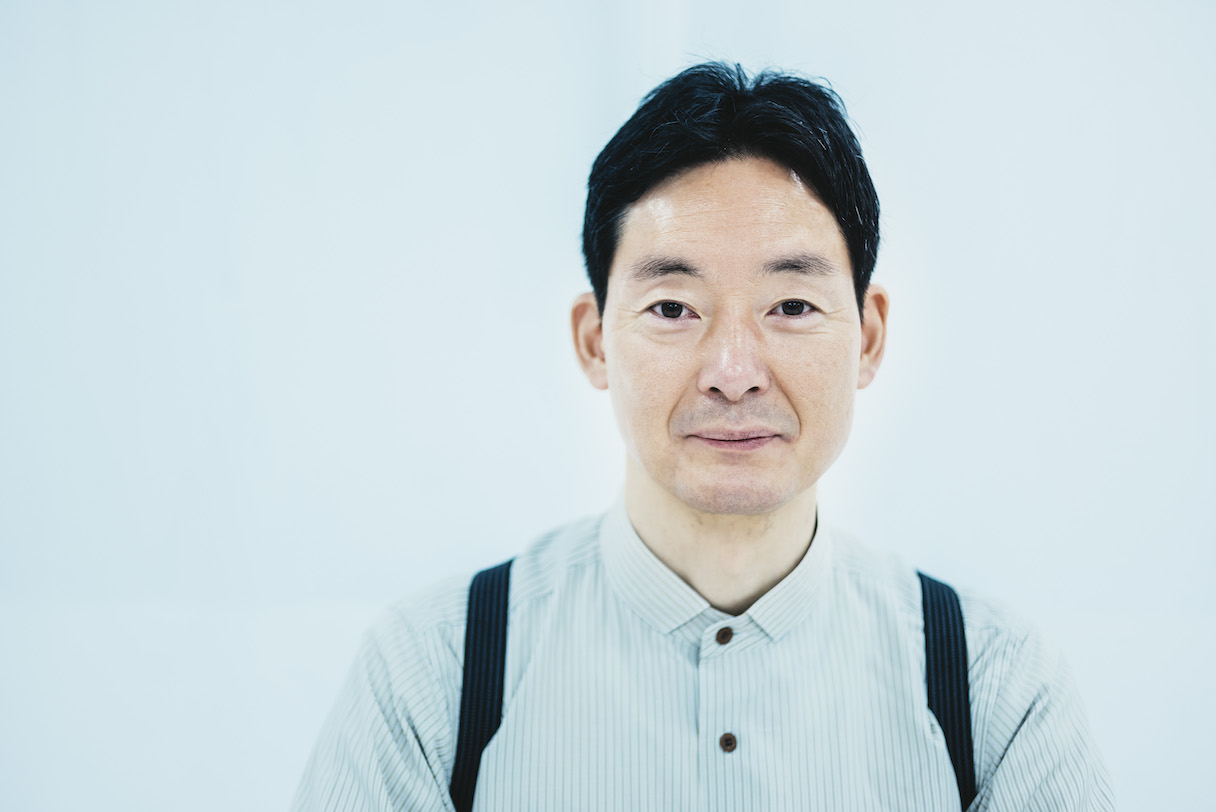 斉藤賢爾(さいとう・けんじ)1964年生まれ。日立ソフト(現 日立ソリューションズ)などでエンジニアとして勤めたのち、2000年より慶應義塾大学SFC(湘南藤沢キャンパス)へ。2003年、地域通貨「WATシステム」をP2Pデジタル通貨として電子化。著書に『不思議の国のNEO──未来を変えたお金の話』(太郎次郎社エディタス)など。一般社団法人ビヨンドブロックチェーン代表理事。