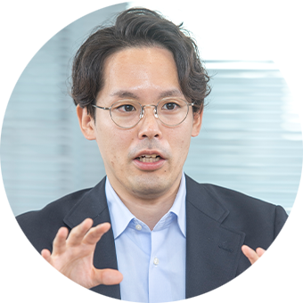 コンサルティング＆ソリューション事業本部 コンサルティング事業部 ビジネスコンサルティング統括部 課長 山崎 研二