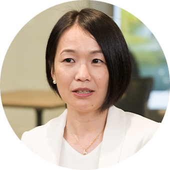 コンサルティング＆ソリューション事業本部 コンサルティング事業部 ビジネスコンサルティング統括部 課長 角田 仁美