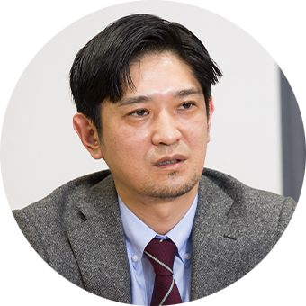 テレコム・ユーティリティ事業本部 モバイルビジネス事業部 第二統括部 第四デジタルデザイン担当 課長 小嶋 洋二