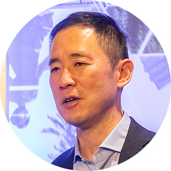 アマゾン ウェブ サービス ジャパン合同会社 金融事業開発本部 本部長 飯田 哲夫 氏