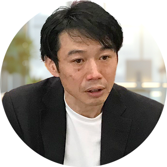 テレコム・ユーティリティ事業本部 モバイルビジネス事業本部 データオペレーション担当 課長 河野 武史