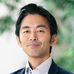 中山 淳雄 氏