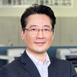 小橋 義浩 氏