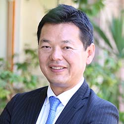 安積 泰